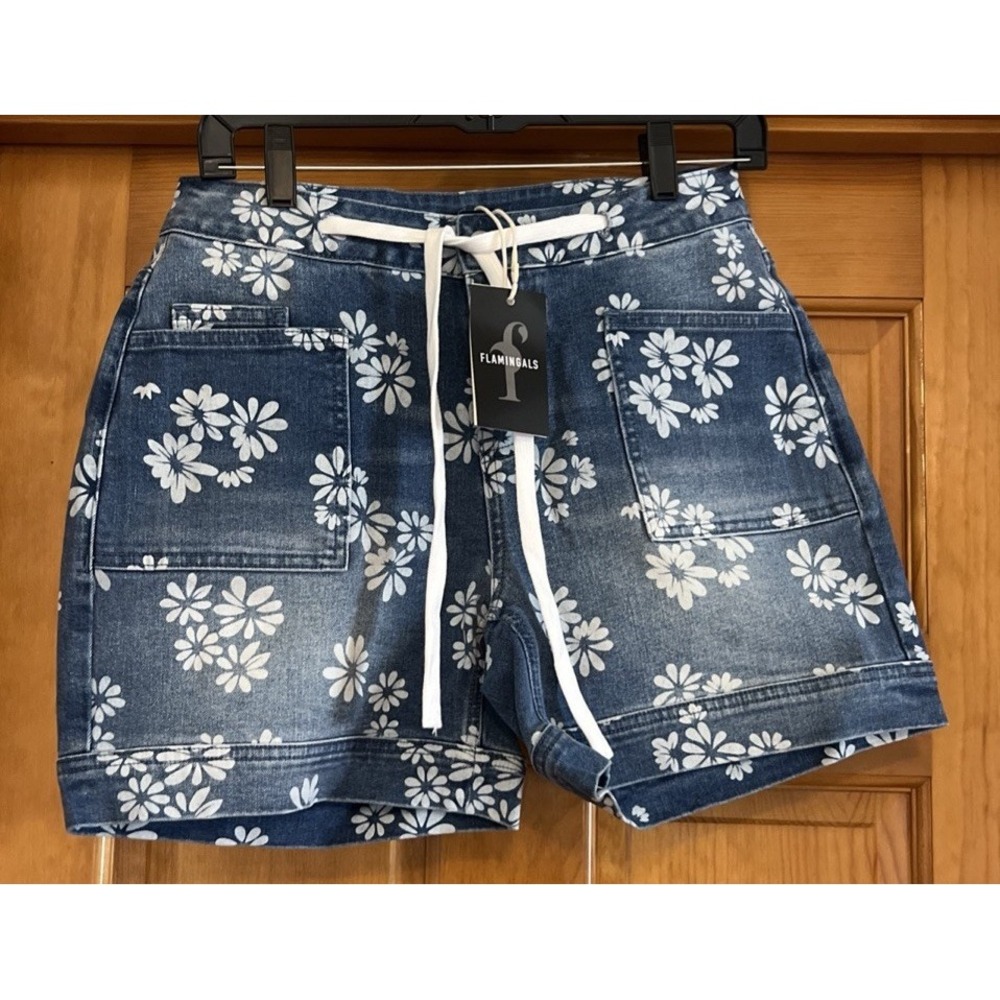 Flamingals Women's Floral Drawstring Denim Shorts Sz Medium